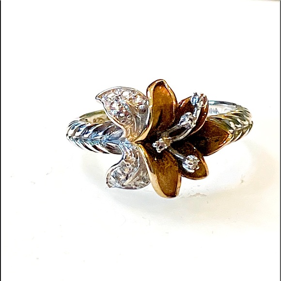 Sterling Silver Jewelry - Beautiful Lilly Flower Diamond Sterling Ring!
